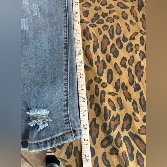 KUNMI size 12 light blue frayed jeans, hardly worn #Rockstarlife - Picture 6 of 7